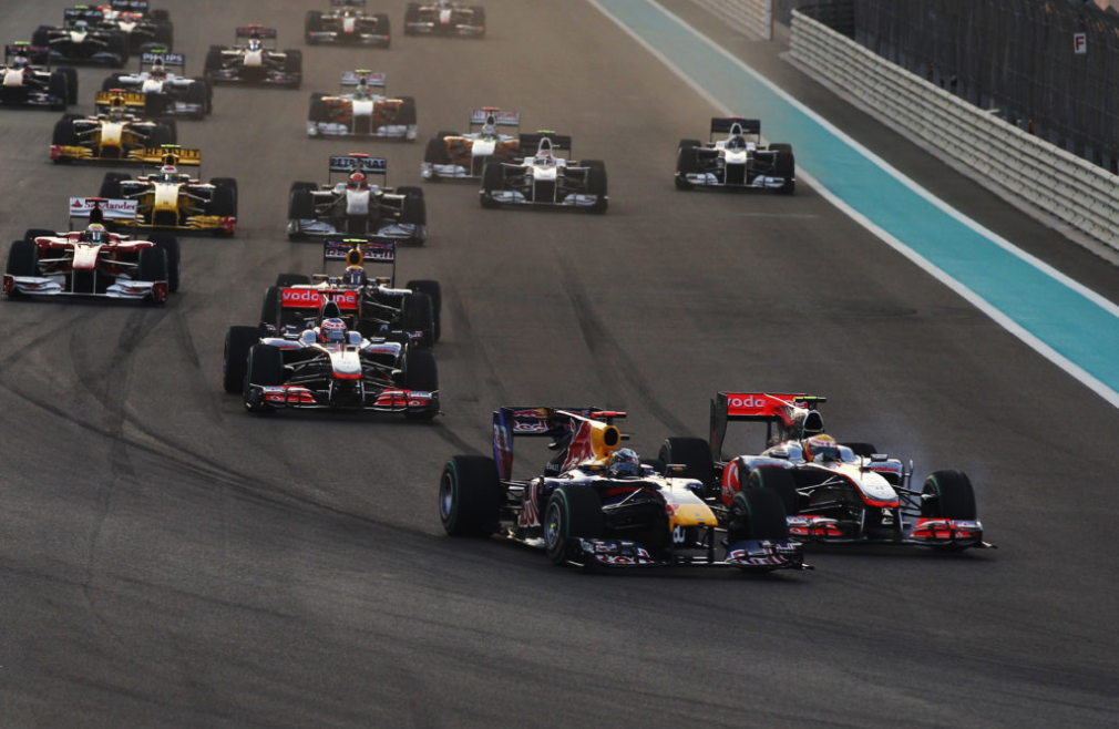Start of the 2010 Abu Dhabi Grand Prix